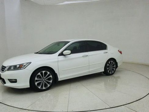 Used 2015 Honda Accord Sport image 62