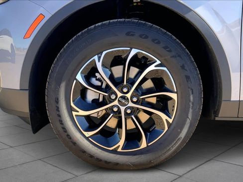 New 2026 Lincoln Nautilus Premier image 11