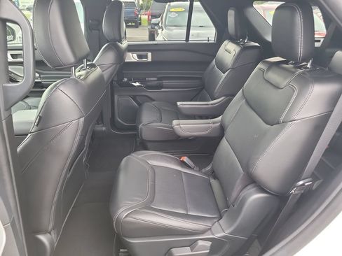 Used 2023 Ford Explorer ST w/ Equipment Group 401A AWD/4WD image 11