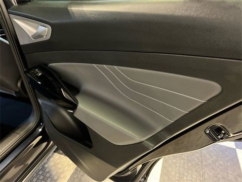 Used 2023 Volkswagen ID.4 S image 14