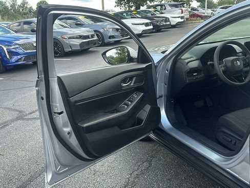 Used 2024 Honda Accord EX image 11