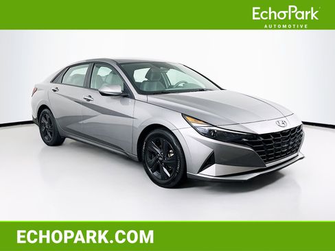 Used 2021 Hyundai Elantra SEL image 1