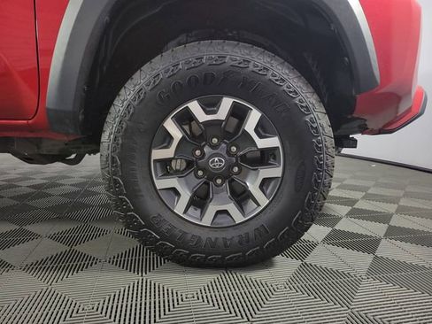 Used 2023 Toyota Tacoma TRD Off-Road w/ Technology Package AWD/4WD image 12