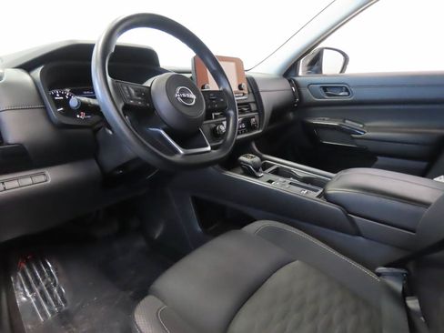 Used 2023 Nissan Pathfinder S FWD image 8