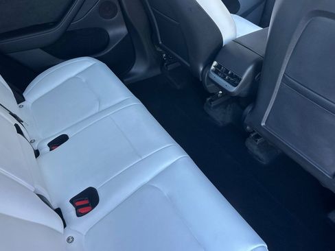 Used 2023 Tesla Model Y Long Range image 28