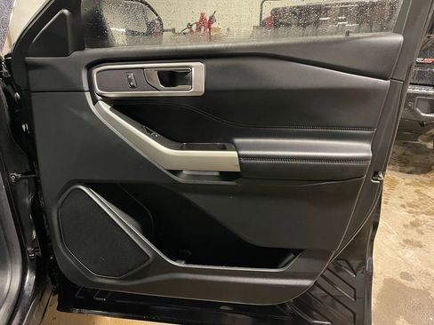 Used 2020 Ford Explorer XLT w/ Equipment Group 202A image 22