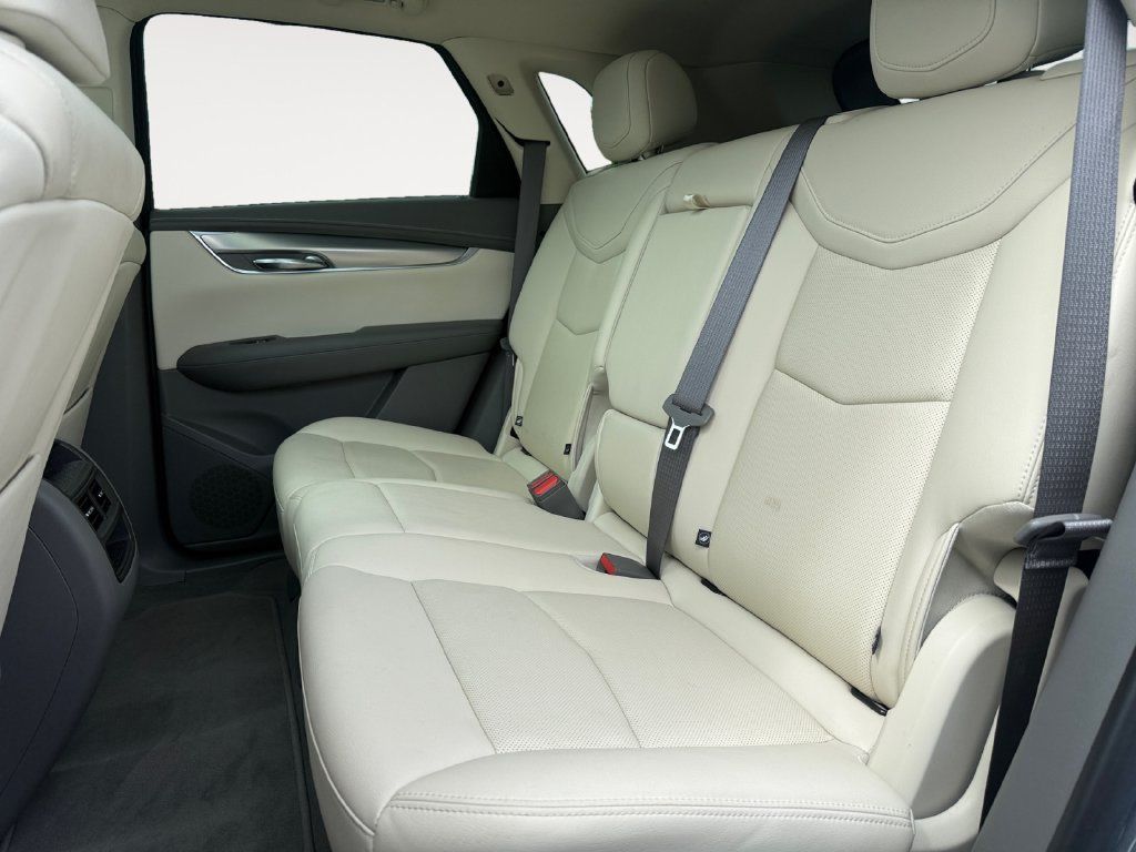 Used 2021 Cadillac XT5 Premium Luxury FWD image 13