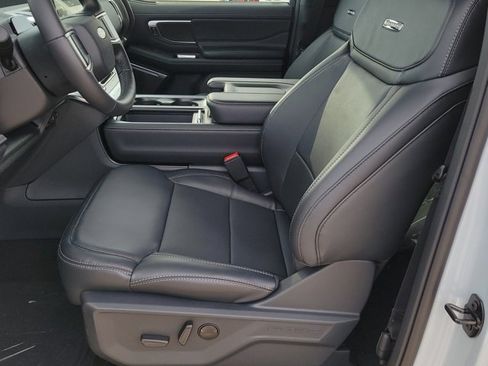 New 2026 Ford Expedition Platinum w/ Stealth Appearance Package image 6