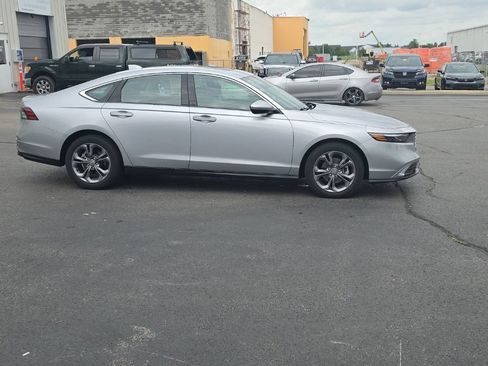 Used 2023 Honda Accord EX image 8