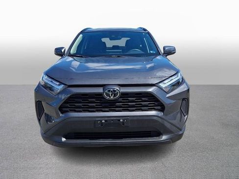 Used 2025 Toyota RAV4 XLE AWD/4WD image 2