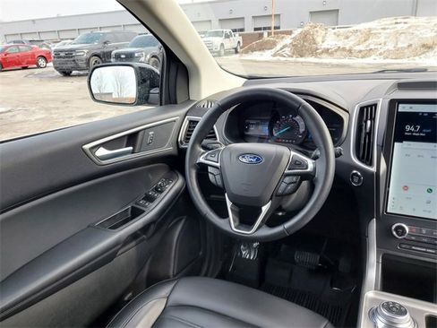 Used 2024 Ford Edge SEL w/ Convenience Package image 8