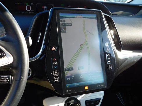 Used 2018 Toyota Prius Prime Advanced image 14