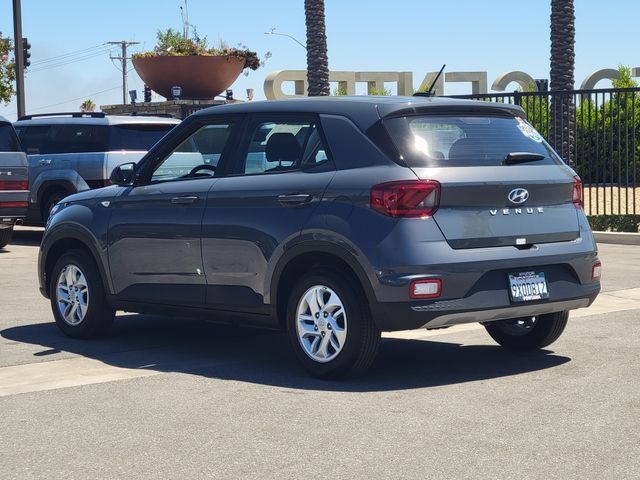 Certified 2026 Hyundai Venue SE FWD image 3