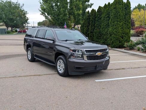 Used 2017 Chevrolet Suburban LT AWD/4WD image 7