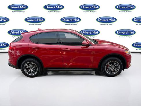 Used 2023 Alfa Romeo Stelvio Sprint image 9