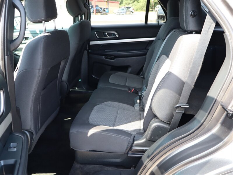 Used 2017 Ford Explorer XLT w/ Equipment Group 201A AWD/4WD image 19