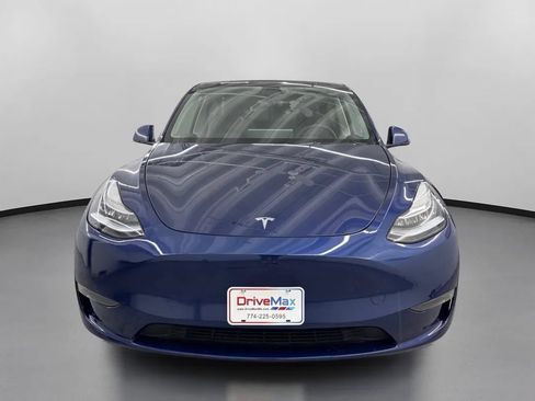 Used 2023 Tesla Model Y Long Range AWD/4WD image 2