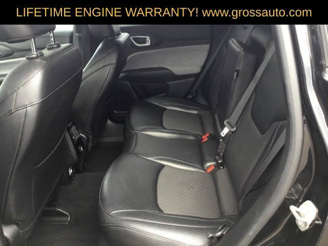 Used 2024 Jeep Compass Latitude AWD/4WD image 17