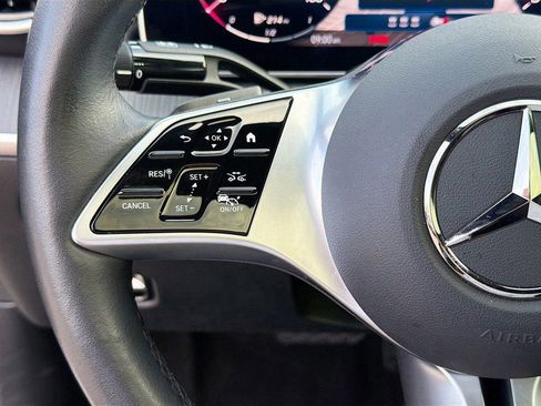 Used 2025 Mercedes-Benz C 300 Sedan image 38