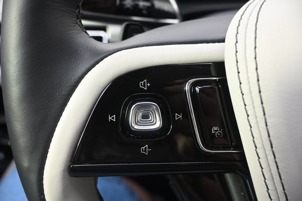 New 2026 Lincoln Aviator Reserve AWD/4WD image 35
