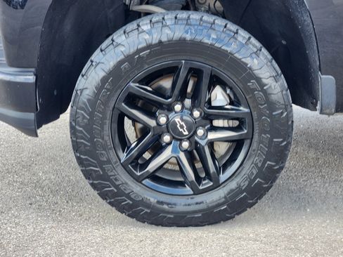 Used 2021 Chevrolet Silverado 1500 LT Trail Boss w/ Bed Protection Package AWD/4WD image 10