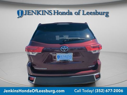 Used 2017 Toyota Highlander Limited image 5