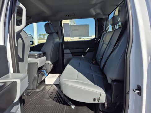 New 2026 Ford F550 4x4 Crew Cab image 21