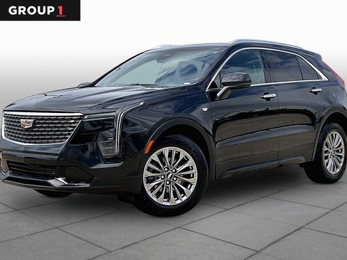 Used 2024 Cadillac XT4 Premium Luxury image 1