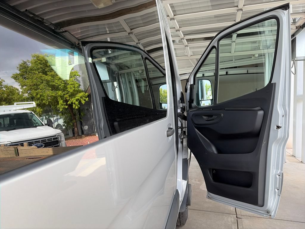 Used 2024 Mercedes-Benz Sprinter 3500 image 28