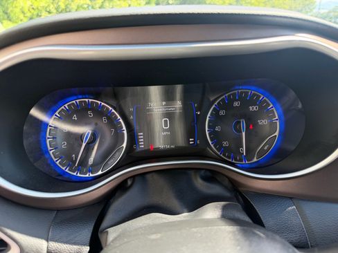 Used 2023 Chrysler Voyager LX FWD image 33