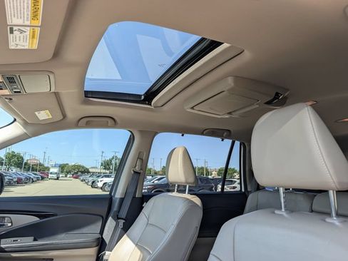 Used 2020 Honda Pilot Touring image 27
