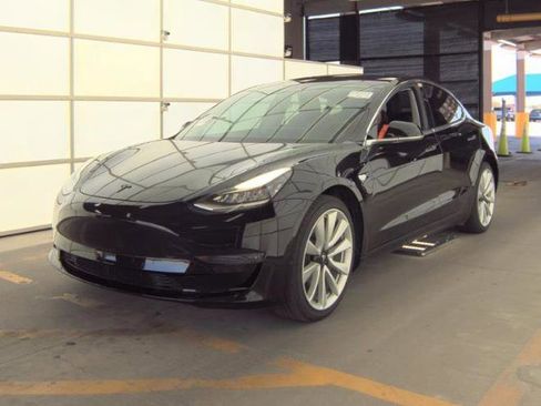 Used 2018 Tesla Model 3 Long Range image 4