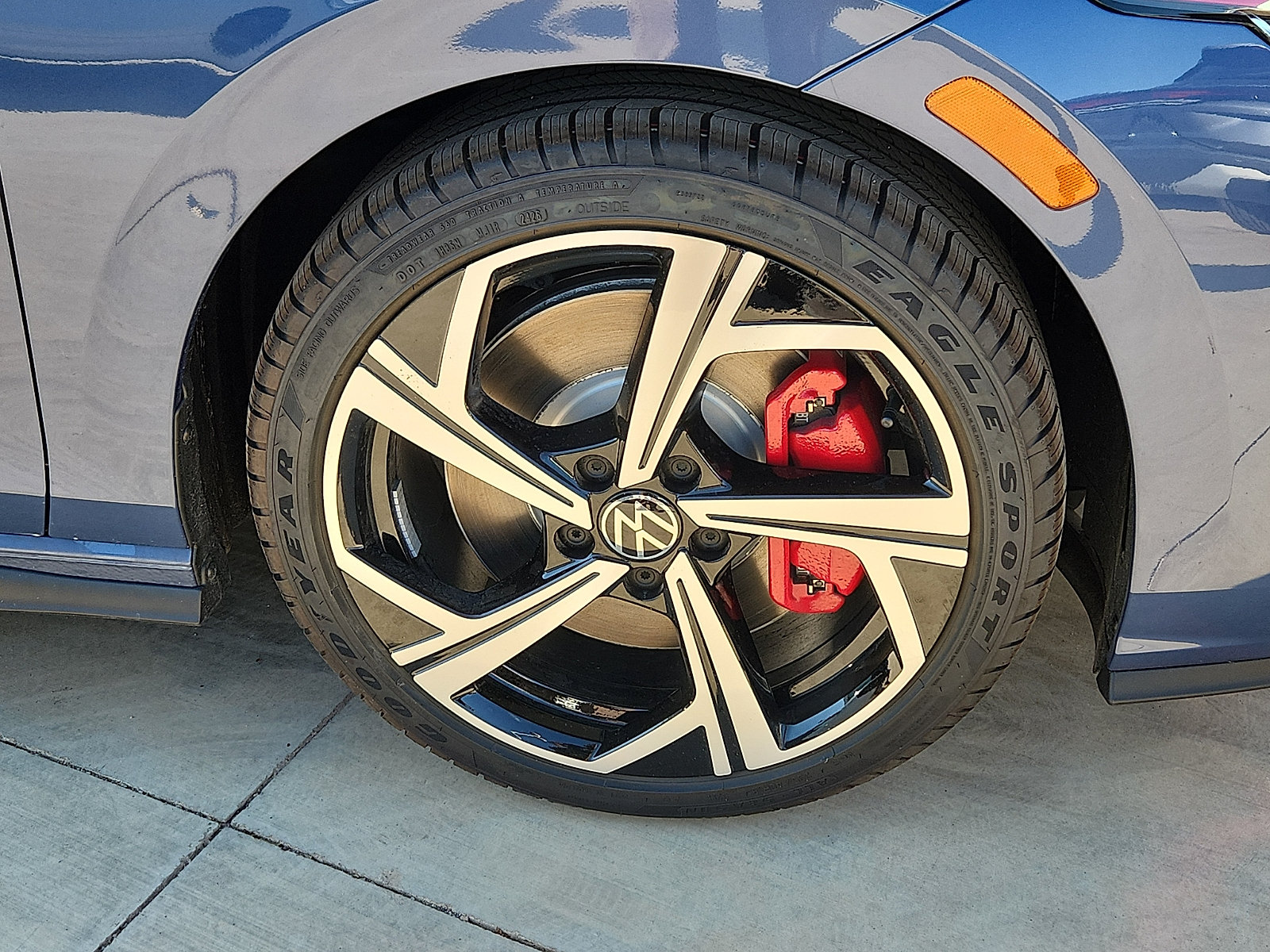 New 2026 Volkswagen GTI SE FWD image 7