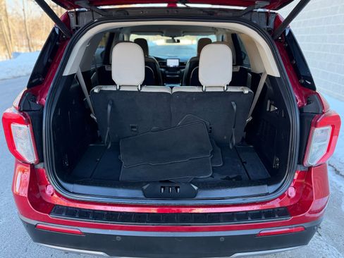 Used 2020 Ford Explorer XLT w/ Equipment Group 202A image 14