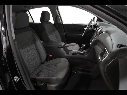 Used 2024 Chevrolet Equinox LT image 17