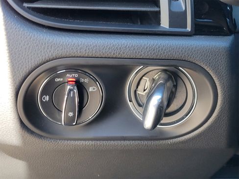 Certified 2025 Porsche Macan image 20