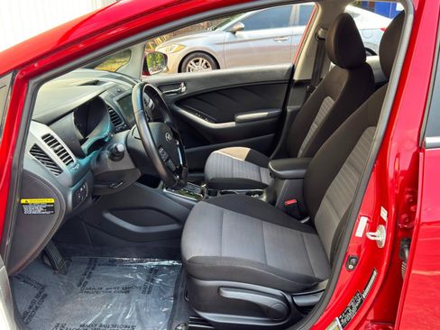 Used 2018 Kia Forte S w/ S Technology Plus Package FWD image 16