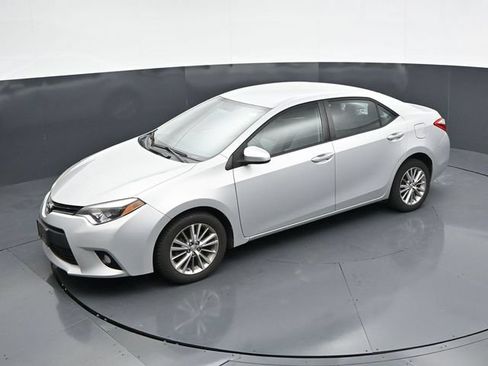 Used 2014 Toyota Corolla LE FWD image 31