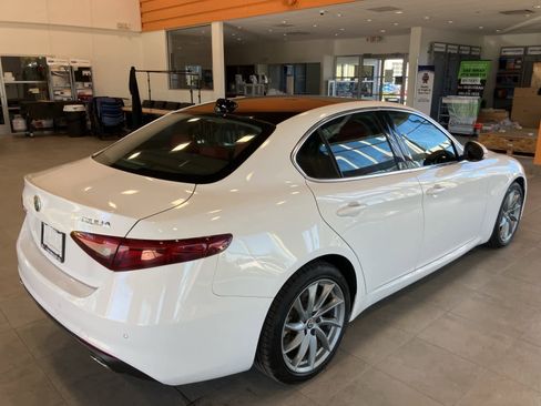 Used 2020 Alfa Romeo Giulia Sprint w/ Cold Weather Package image 5