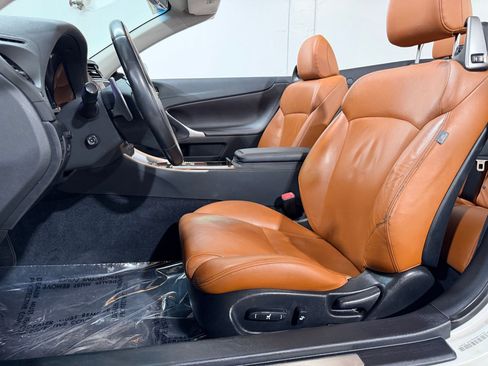 Used 2014 Lexus IS 250C w/ Luxury Package RWD image 5