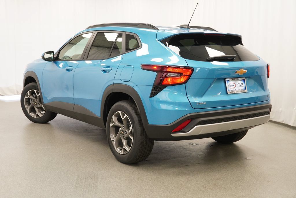 New 2026 Chevrolet Trax LT FWD image 5