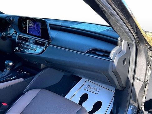 Used 2024 Lexus ES 300h w/ Premium Package image 29