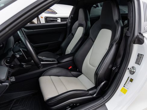 Certified 2021 Porsche 911 Targa 4S image 5