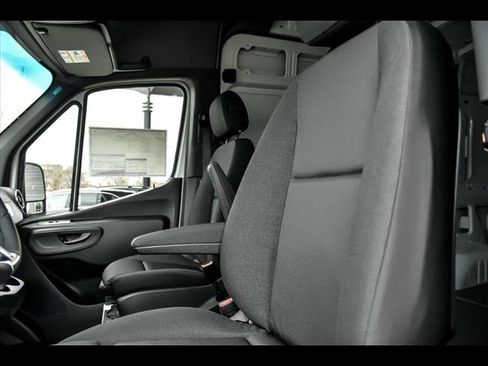 New 2025 Mercedes-Benz Sprinter 2500 image 6