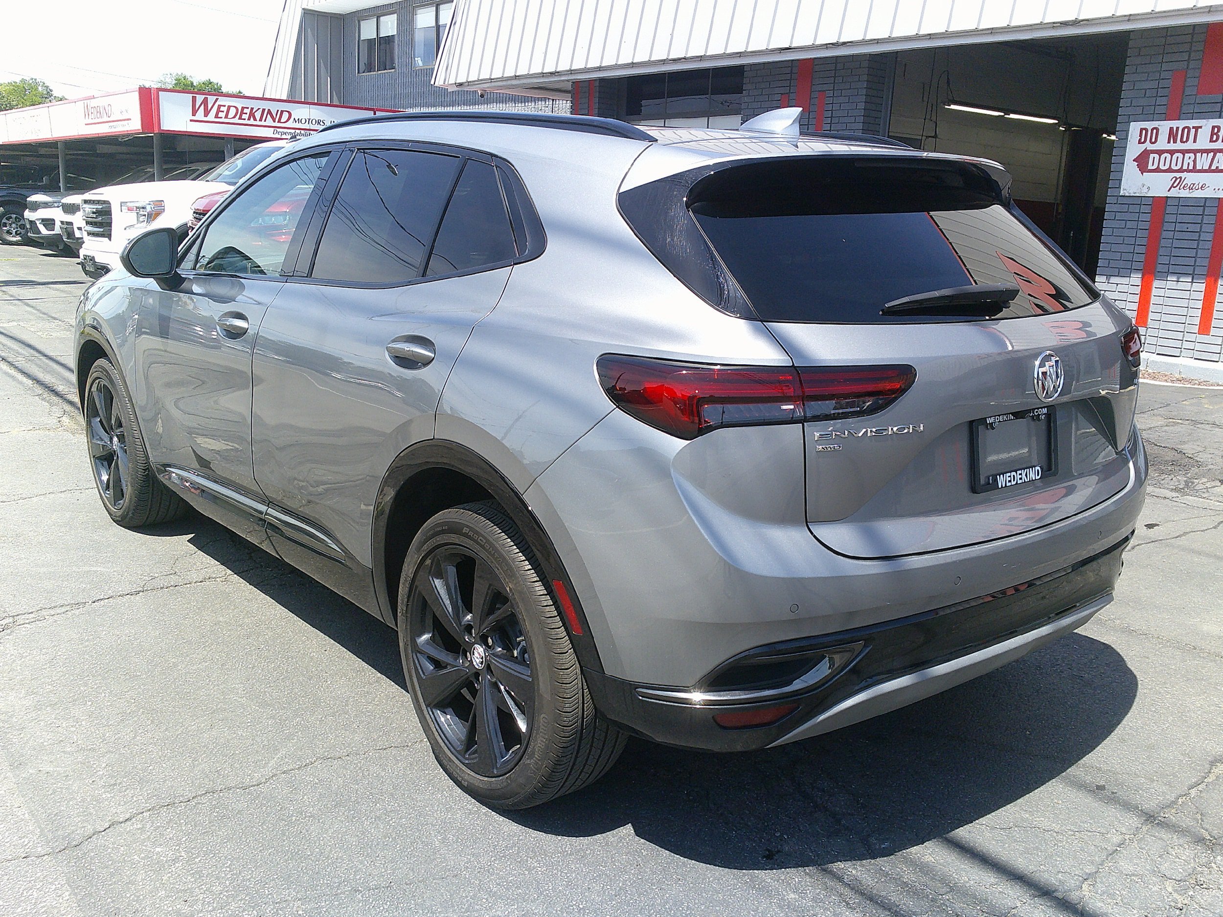 Used 2023 Buick Envision Essence w/ Sport Touring Package AWD/4WD image 10