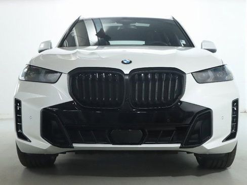 Certified 2025 BMW X5 xDrive40i w/ M Sport Package AWD/4WD image 6