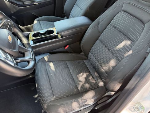 Used 2025 Chevrolet Equinox LT FWD image 37