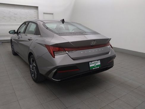 Used 2025 Hyundai Elantra SEL FWD image 5