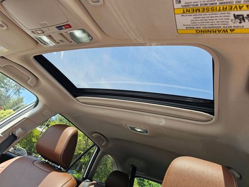 Used 2019 Subaru Outback 3.6R Touring AWD/4WD image 22