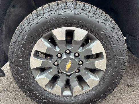 Used 2024 Chevrolet Silverado 2500 Custom w/ Custom Value Package AWD/4WD image 14